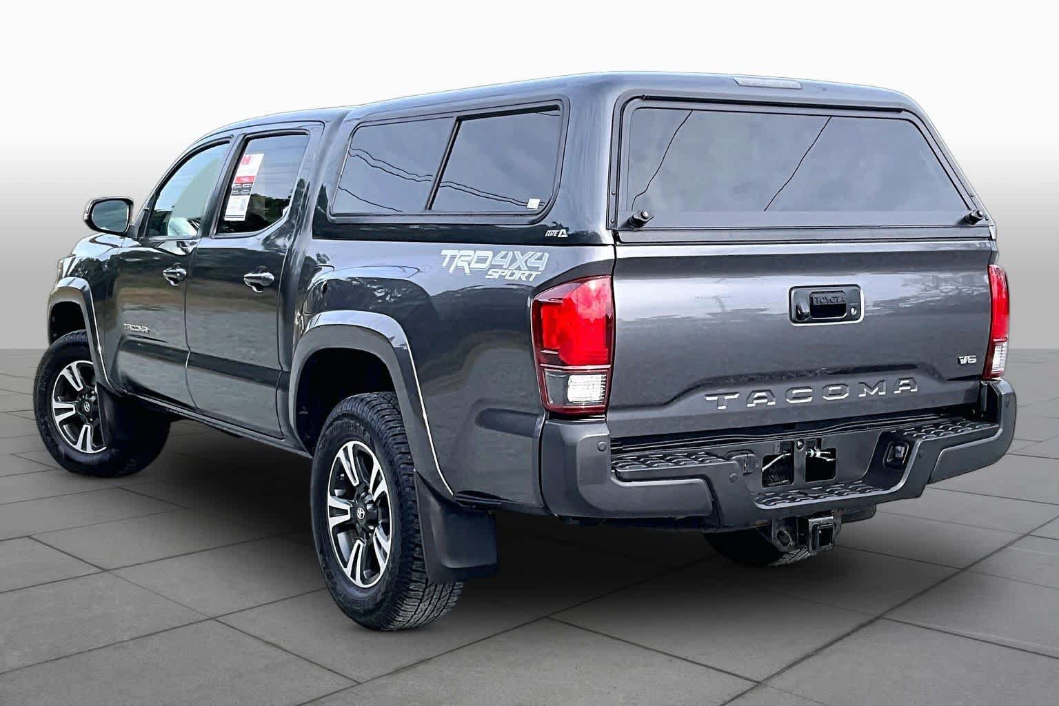 Used 2019 Toyota Tacoma TRD Sport w/ Technology Package AWD/4WD image 12