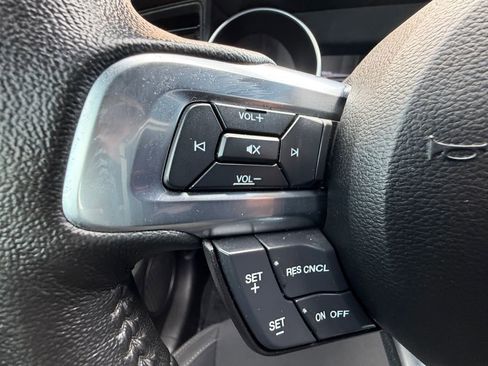 Used 2022 Ford Mustang Coupe RWD image 22