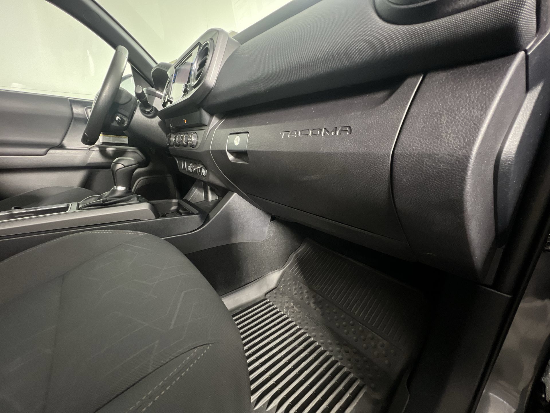 Used 2019 Toyota Tacoma TRD Off-Road AWD/4WD image 35