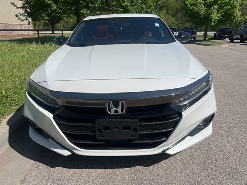 Used 2022 Honda Accord Sport image 2