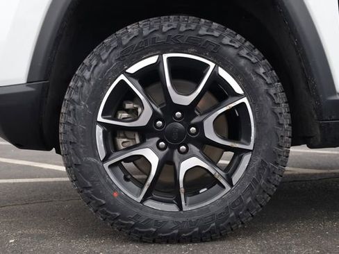 Used 2024 Jeep Compass Trailhawk image 8