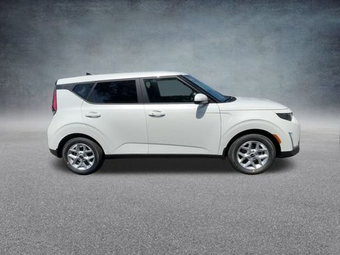 New 2025 Kia Soul S image 26