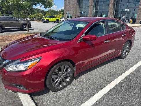 Used 2018 Nissan Altima 2.5 SR w/ SR Special Edition FWD image 1