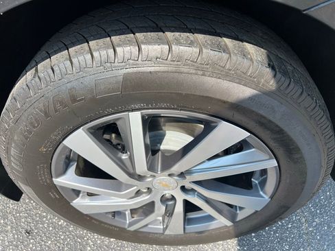 Used 2024 Chevrolet Equinox Premier FWD image 37