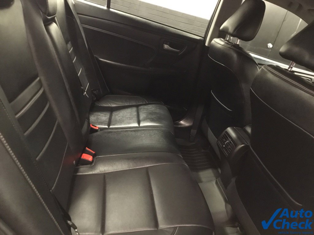 Used 2017 Toyota Camry XLE w/ Moonroof Package FWD image 35