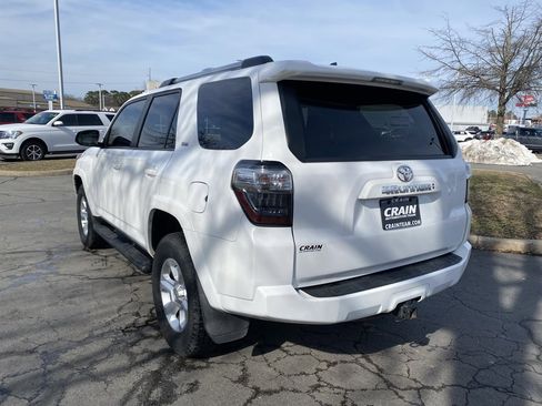 Used 2022 Toyota 4Runner SR5 image 5