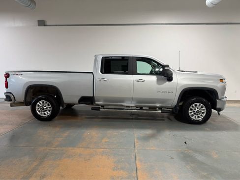 Used 2022 Chevrolet Silverado 2500 LT w/ Convenience Package AWD/4WD image 5