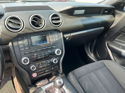 Used 2018 Ford Mustang Coupe RWD image 17