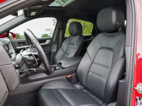 Certified 2024 Porsche Cayenne Coupe AWD/4WD image 5