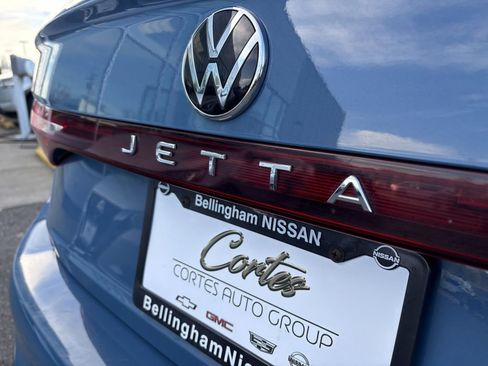 Used 2025 Volkswagen Jetta SE image 10