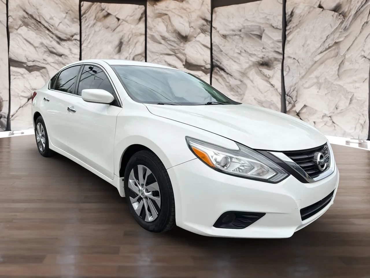 Used 2017 Nissan Altima 2.5 SV FWD image 1