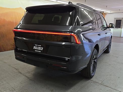 New 2025 Lincoln Navigator Reserve w/ Jet Appearance Package image 20