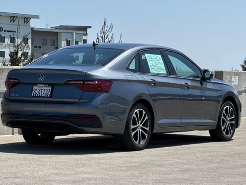 Used 2024 Volkswagen Jetta Sport FWD image 4