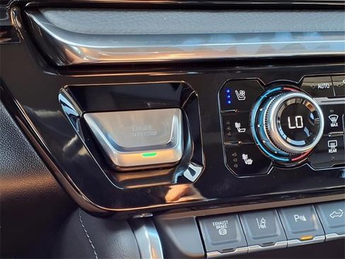 New 2025 GMC Sierra 2500 Denali w/ Denali Reserve Package image 15