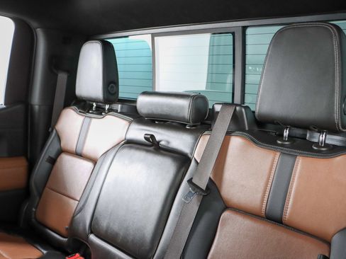 Used 2021 Chevrolet Silverado 1500 High Country image 28