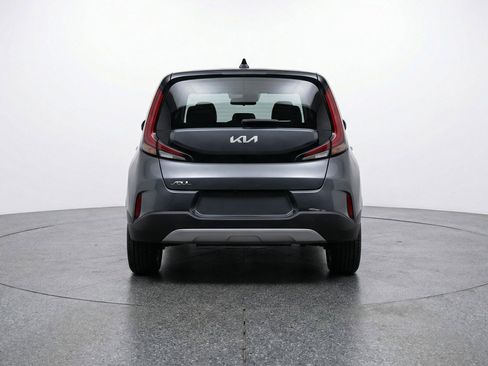 Used 2025 Kia Soul LX w/ LX Technology Package FWD image 7