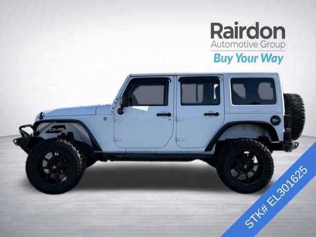 Used 2014 Jeep Wrangler Unlimited Sahara w/ Connectivity Group AWD/4WD image 4