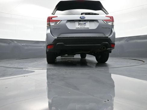 Used 2021 Subaru Forester Limited image 31