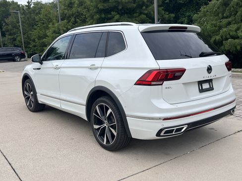 Used 2024 Volkswagen Tiguan SEL R-Line AWD/4WD image 6
