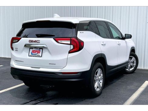 Used 2024 GMC Terrain SLE AWD/4WD image 11
