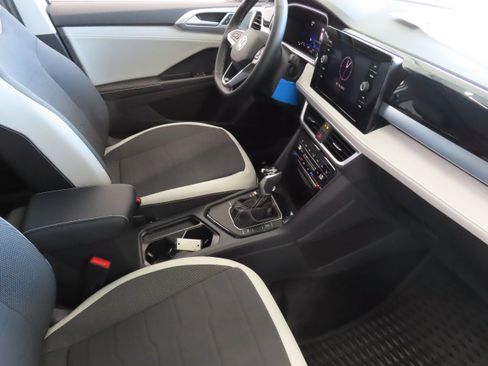 New 2025 Volkswagen Taos SE image 26