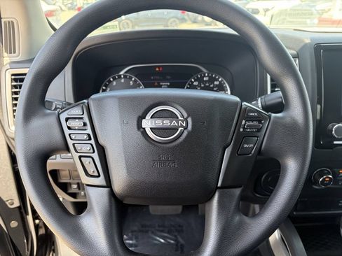 Used 2022 Nissan Frontier 2WD Crew Cab image 30
