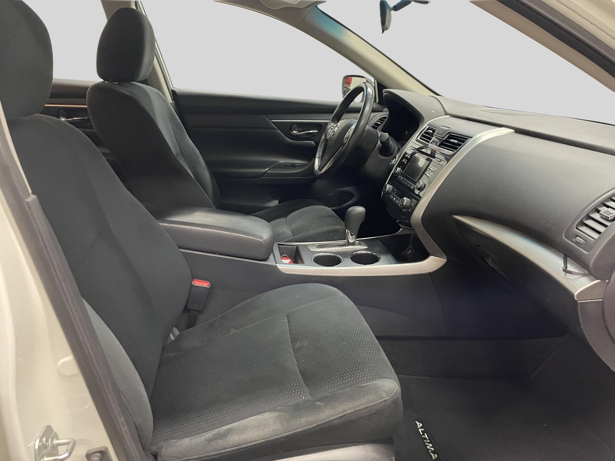 Used 2015 Nissan Altima 2.5 SV FWD image 9