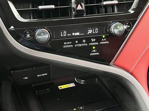 Used 2023 Toyota Camry XSE FWD image 18