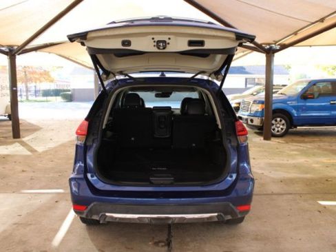 Used 2018 Nissan Rogue SL w/ Premium Package image 6