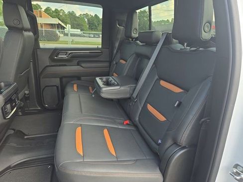 Used 2024 GMC Sierra 2500 AT4 w/ AT4 Preferred Package image 14