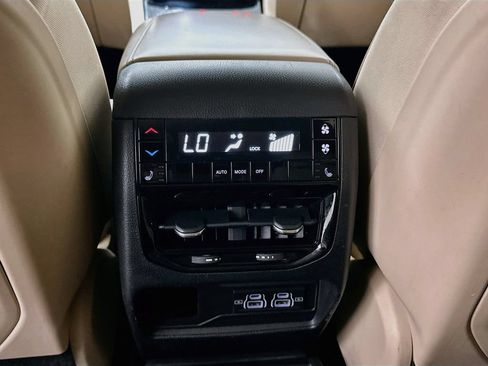 Used 2022 Jeep Grand Cherokee L Limited RWD image 26