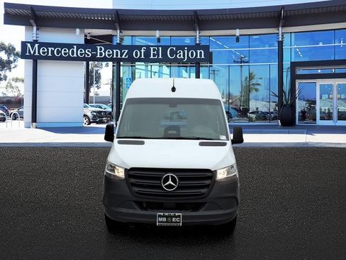 Used 2025 Mercedes-Benz Sprinter 2500 image 2