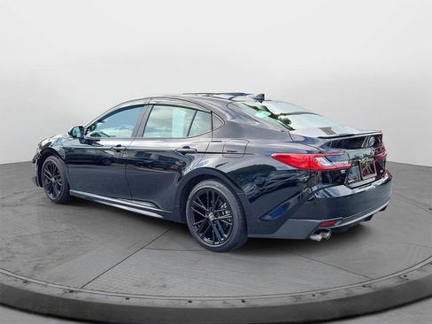 Used 2026 Toyota Camry SE w/ Multimedia Upgrade Package image 4