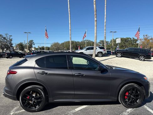 Used 2021 Alfa Romeo Stelvio Ti w/ Nero Edizione image 6