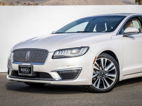 Used 2017 Lincoln MKZ Reserve FWD image 2