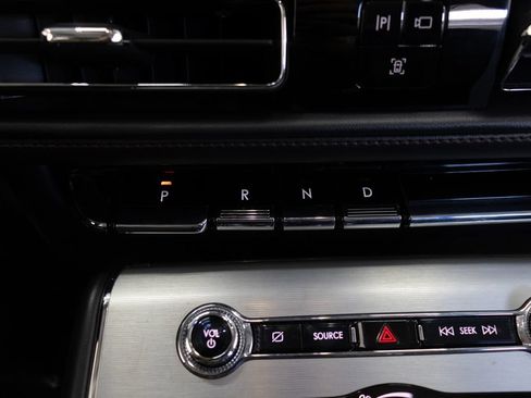 Used 2023 Lincoln Aviator AWD image 34