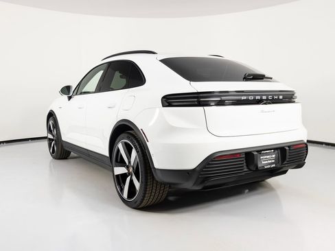 New 2025 Porsche Macan 4 Electric image 3