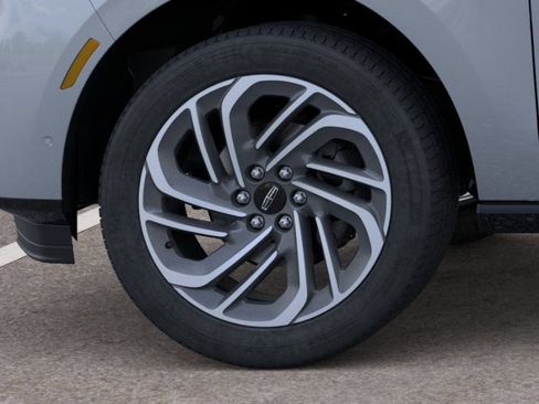 New 2026 Lincoln Navigator L Reserve AWD/4WD image 19