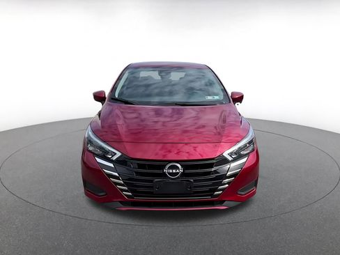 Used 2025 Nissan Versa SV image 4