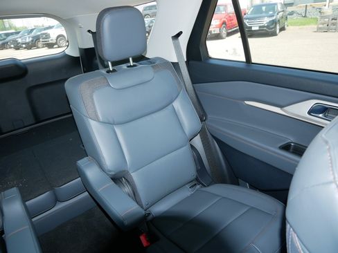 Used 2026 Ford Explorer Active w/ Active Comfort Package AWD/4WD image 14