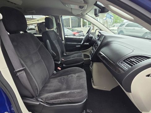 Used 2018 Dodge Grand Caravan SE w/ UConnect Hands-Free Group FWD image 15