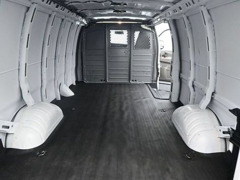 Used 2023 Chevrolet Express 2500 Extended RWD image 12