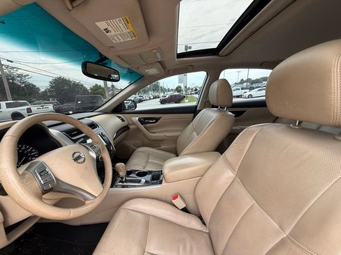 Used 2015 Nissan Altima 2.5 SL w/ Technology Package FWD image 12