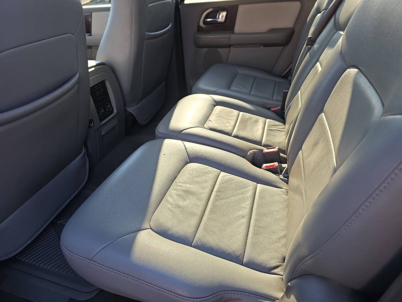 Used 2006 Ford Expedition Limited AWD/4WD image 12