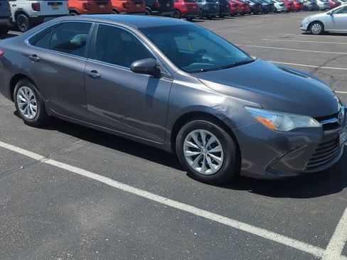 Used 2015 Toyota Camry LE FWD image 4