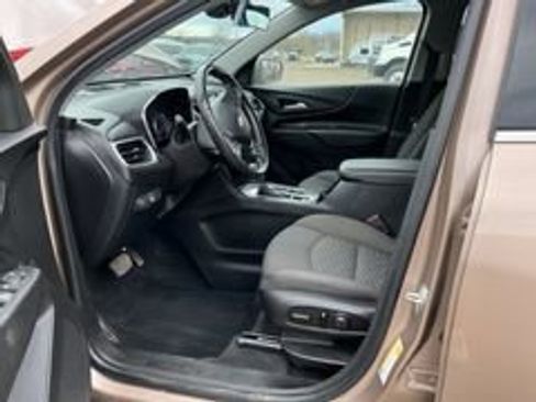 Used 2019 Chevrolet Equinox LT w/ Driver Convenience Package FWD image 12