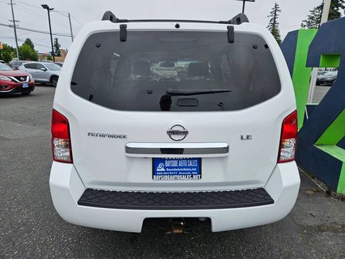 Used 2008 Nissan Pathfinder LE AWD/4WD image 4