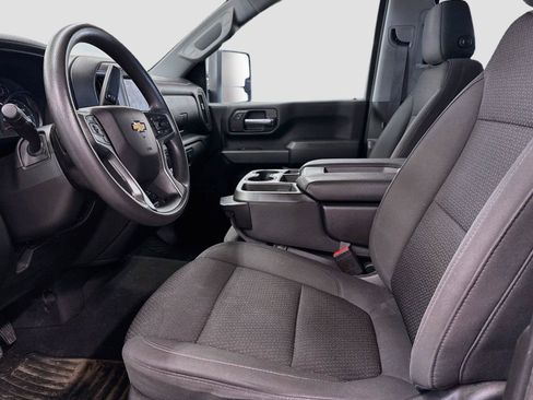 Used 2021 Chevrolet Silverado 2500 Custom w/ Custom Value Package AWD/4WD image 4