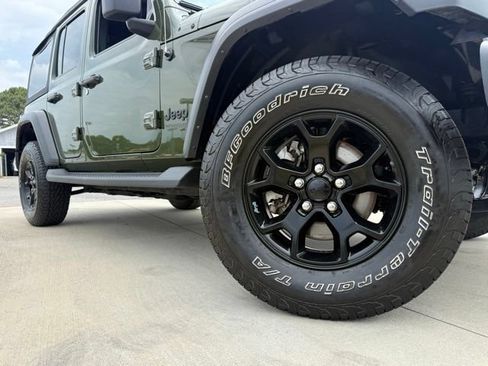 Used 2022 Jeep Wrangler Unlimited Sport AWD/4WD image 2