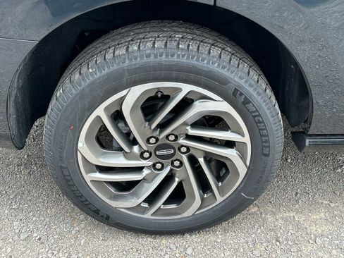 New 2025 Lincoln Navigator Reserve AWD/4WD image 6